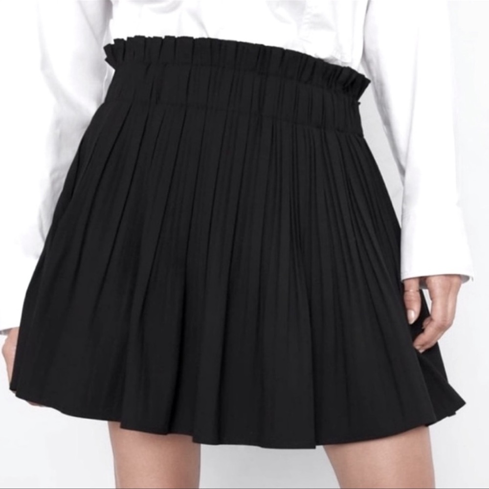 Zara Women Black Elastic Waist Pleated Mini Skirt